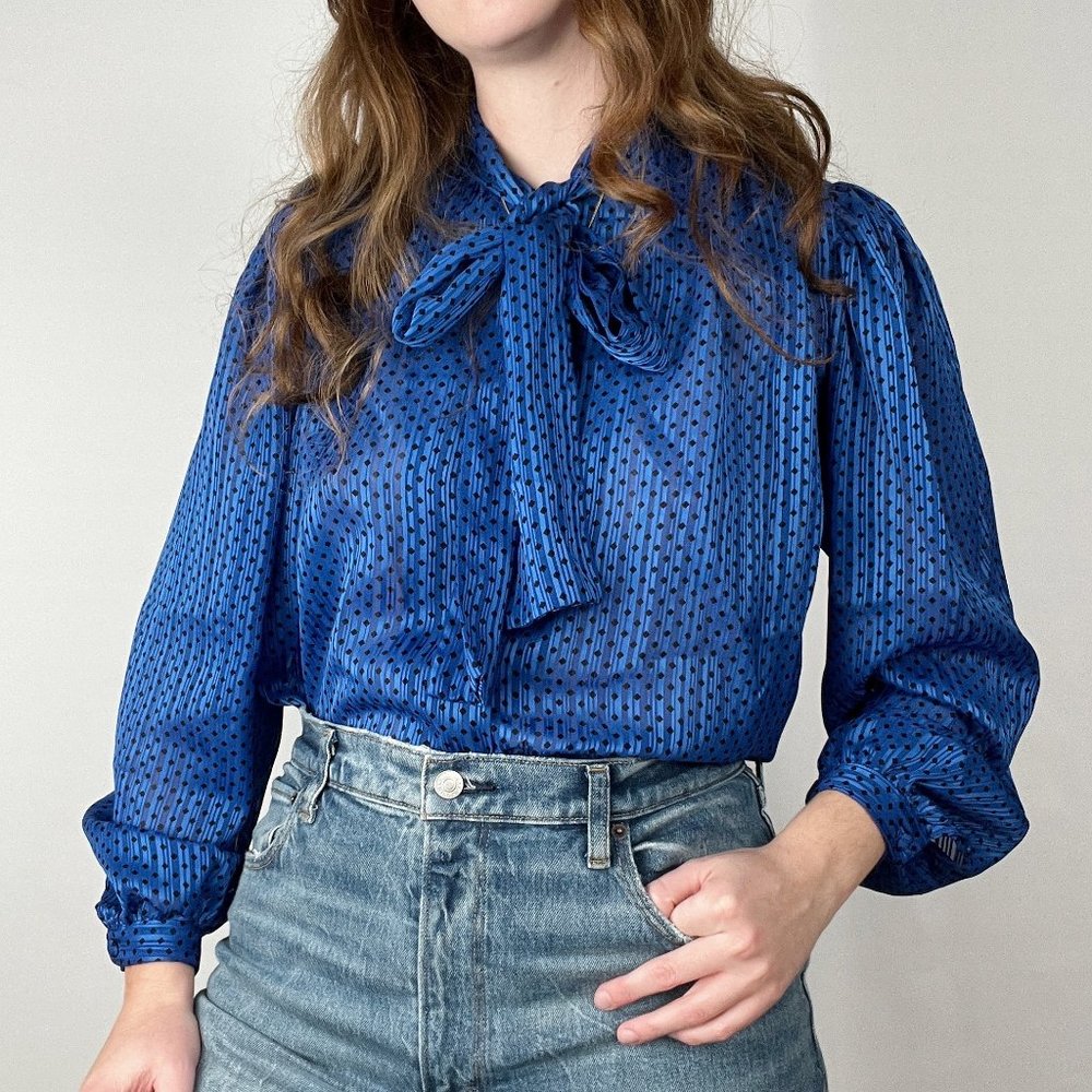 Vintage Parisian Pussy Bow Button Up Shirt Preppy Mid Century Modern MCM Blouse - Picture 1 of 8